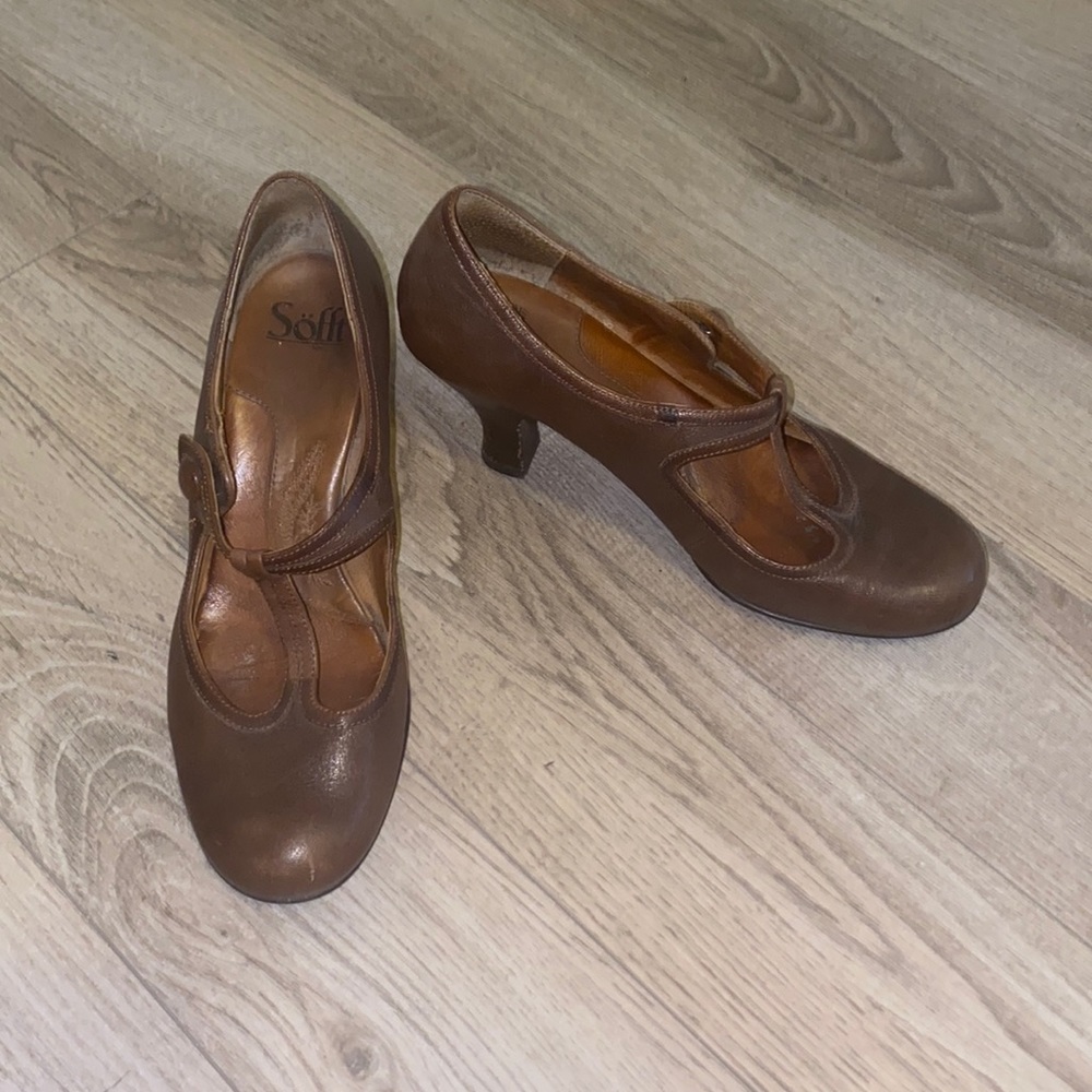 Sofft brown leather vintage style Mary Jane heels size 7.5 women’s